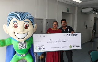 Sefaz - Ganhadora Orlengilce Fagundes de Lima e seu marido Jennefer - Foto - Divulgação